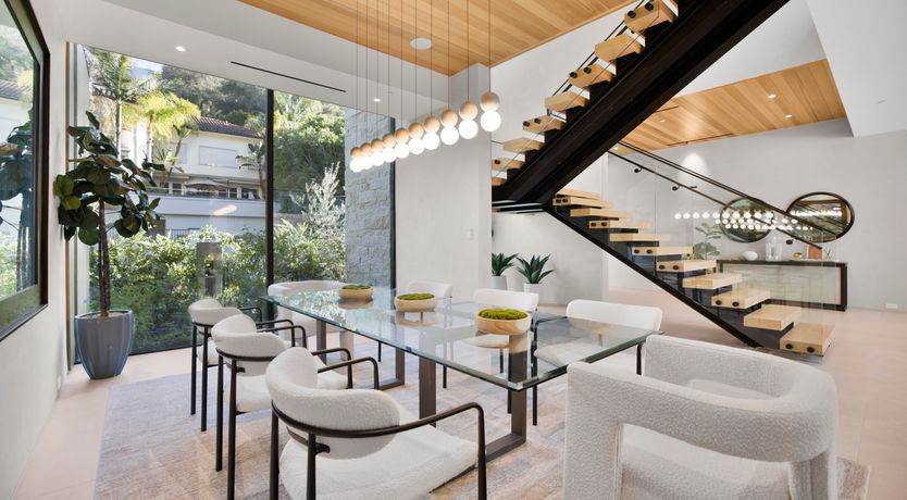 Photo of Beverly Breeze