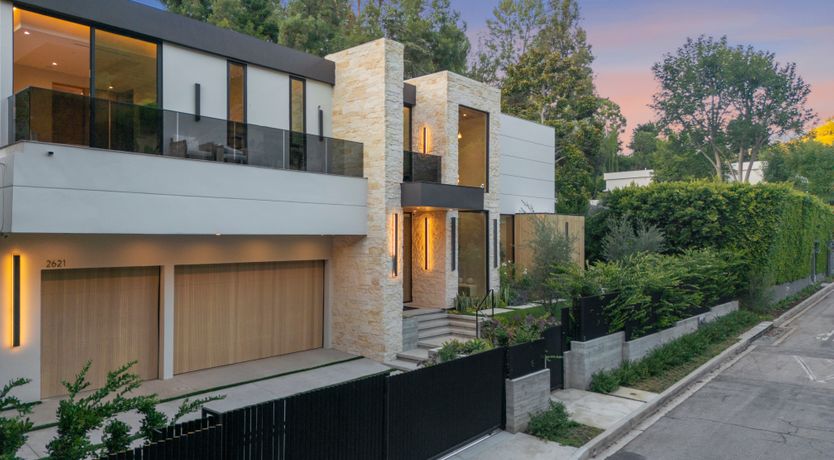 Photo of Beverly Breeze