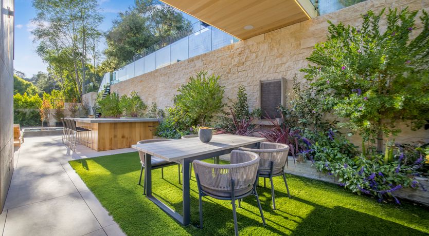 Photo of Beverly Breeze