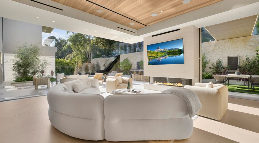 Photo of Beverly Breeze