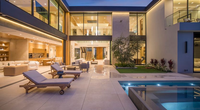 Photo of Beverly Breeze