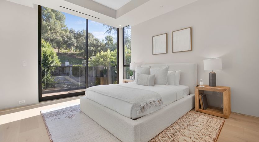 Photo of Beverly Breeze