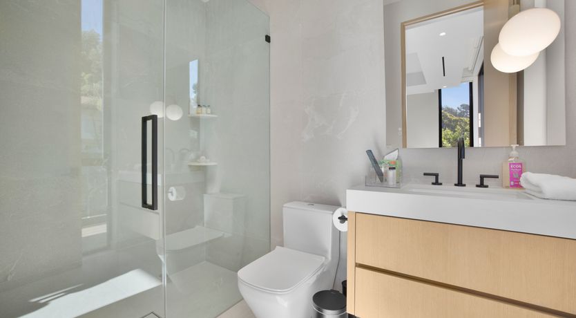 Photo of Beverly Breeze