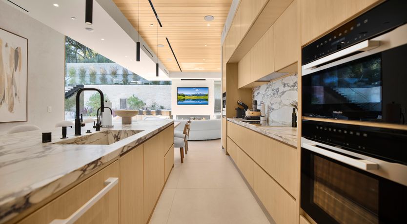 Photo of Beverly Breeze