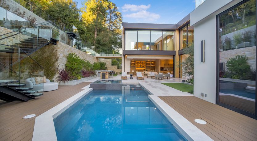 Photo of Beverly Breeze