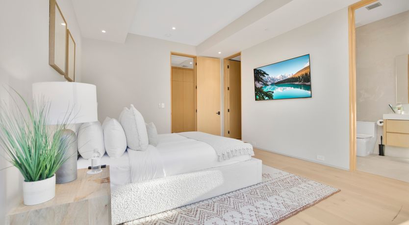 Photo of Beverly Breeze