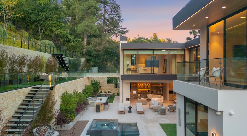 Photo of Beverly Breeze