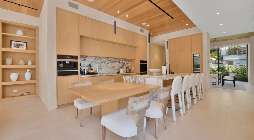 Photo of Beverly Breeze