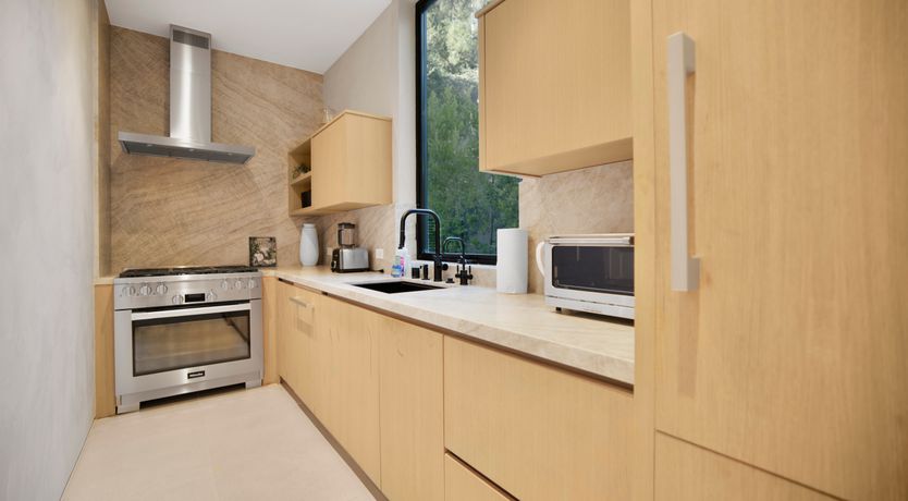 Photo of Beverly Breeze