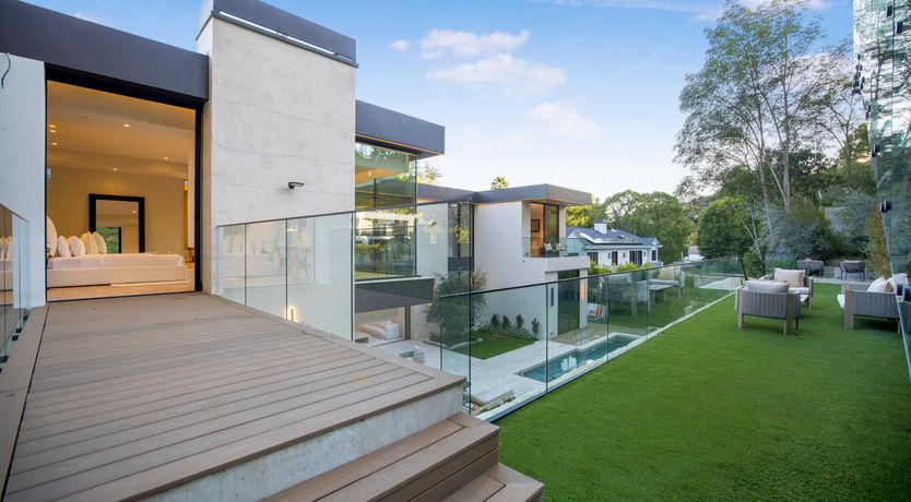 Photo of Beverly Breeze