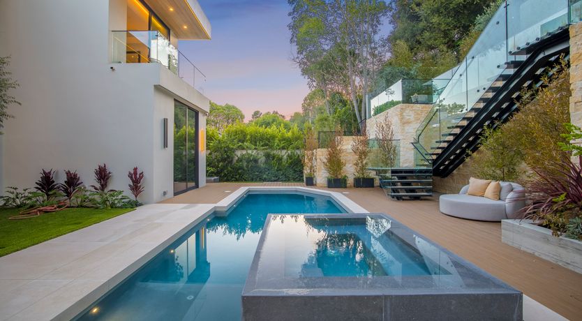 Photo of Beverly Breeze