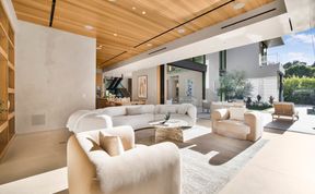 Photo of Beverly Breeze