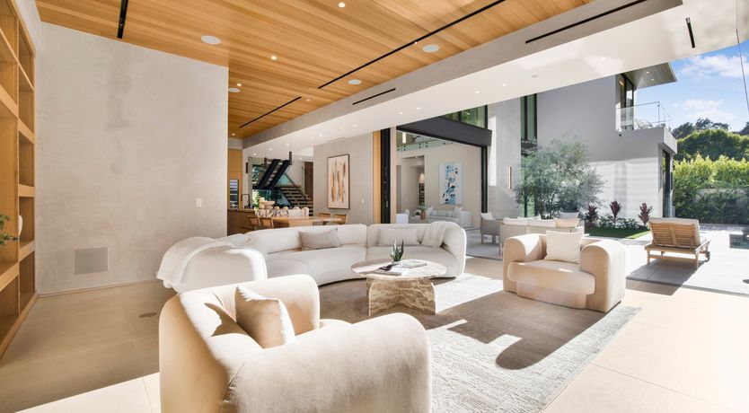 Photo of Beverly Breeze