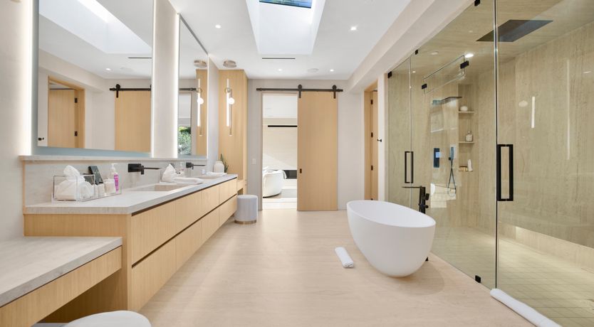 Photo of Beverly Breeze