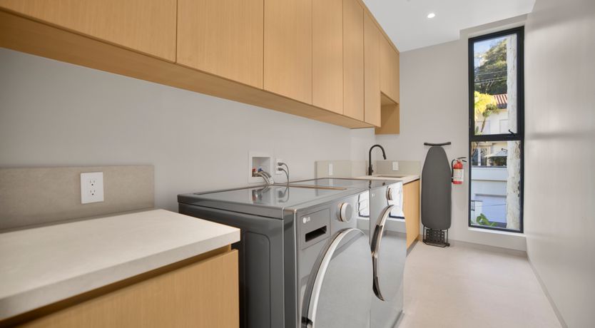 Photo of Beverly Breeze