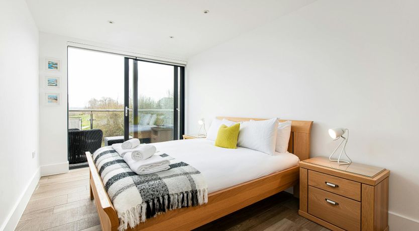 Photo of Silverlake Charm