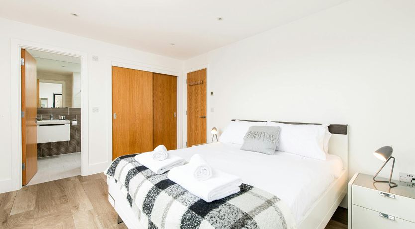 Photo of Silverlake Charm