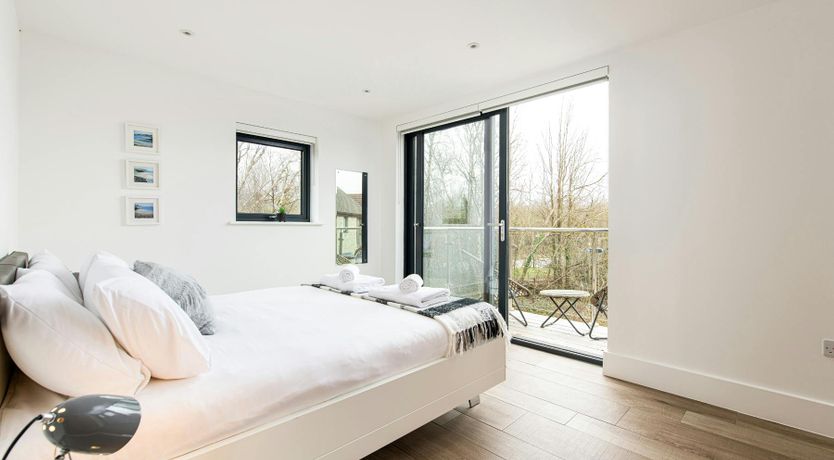 Photo of Silverlake Charm