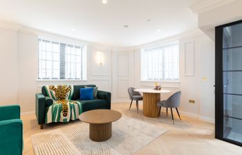 Living in London Holiday Home