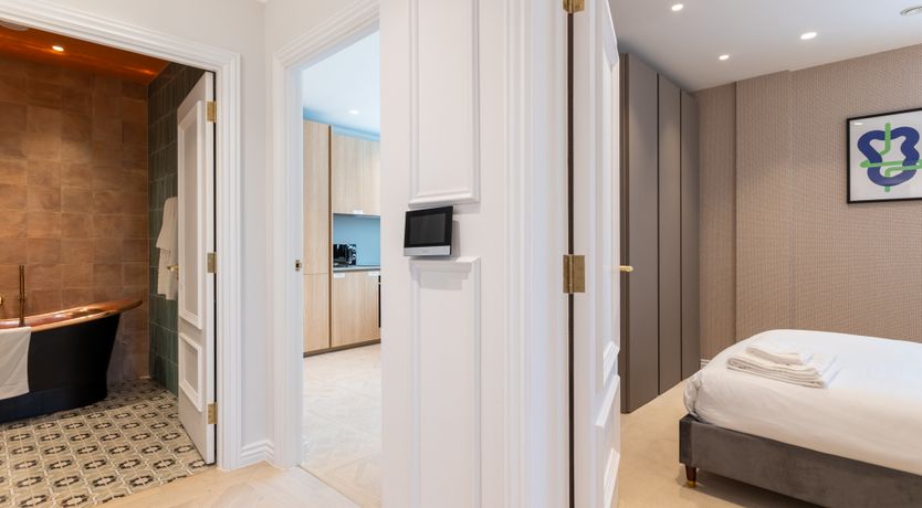 Photo of Living in London