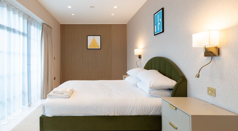 Photo of Living in London