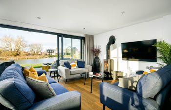 Lake Adventures Holiday Home