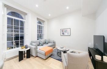 Covent Chic Holiday Home