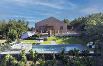 Etna Vineyard Holiday Home