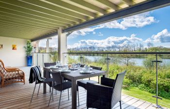 Swillbrook Lake Holiday Home
