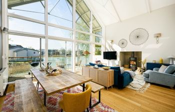 Wonderful Manor Holiday Home