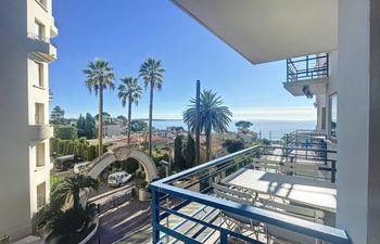 Cannes Star Holiday Home