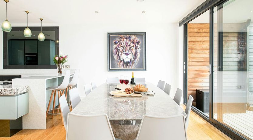 Photo of Lakehouse Escape