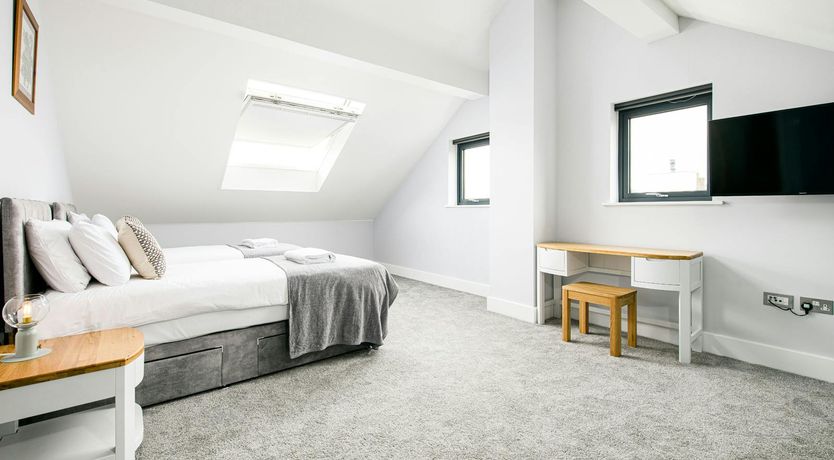 Photo of Lakehouse Escape