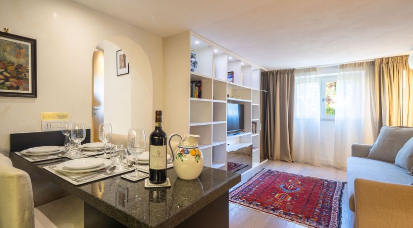 Photo of Vecchio Magnolia