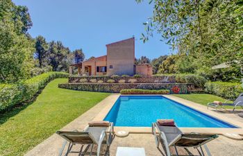 Wild Blue Iris Holiday Home