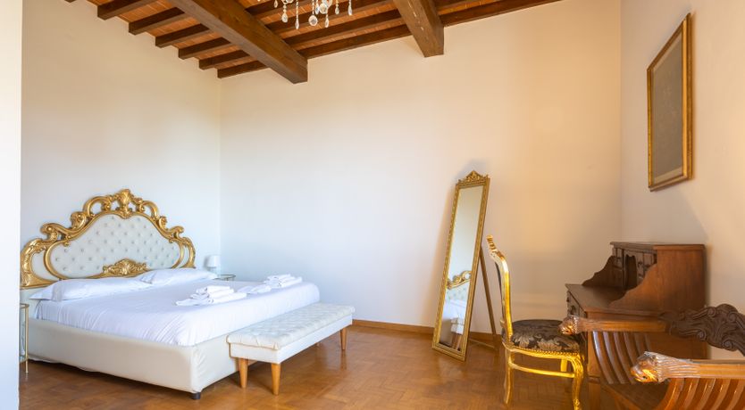 Photo of Chianti Elegance