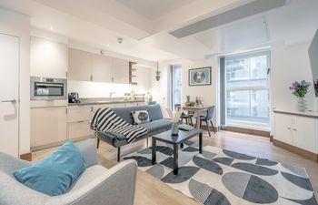 The Thames House Holiday Home