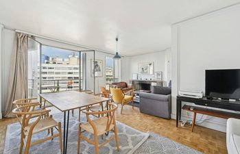 Paris Unfolded Holiday Home