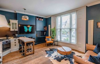 The Pride of London Holiday Home