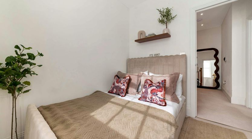 Photo of Lady Belgravia