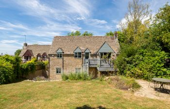 Rustic Getaway Holiday Home