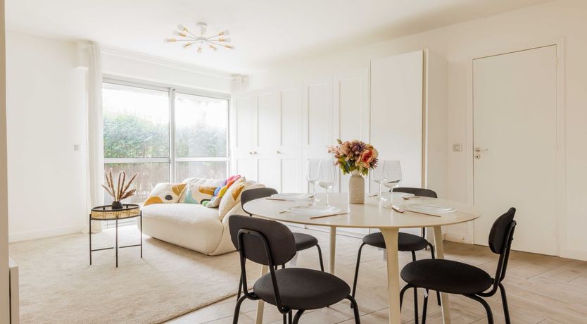 Photo of Seine Stroll