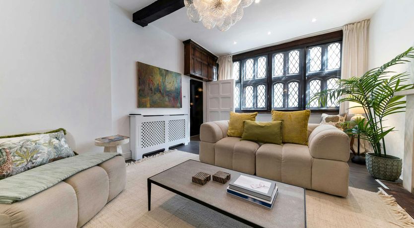 Photo of Hyde Park Luxe