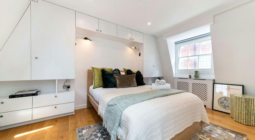 Photo of Hyde Park Luxe