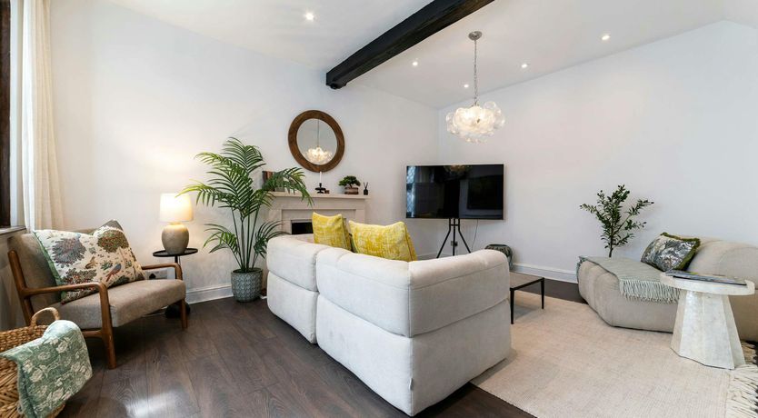 Photo of Hyde Park Luxe