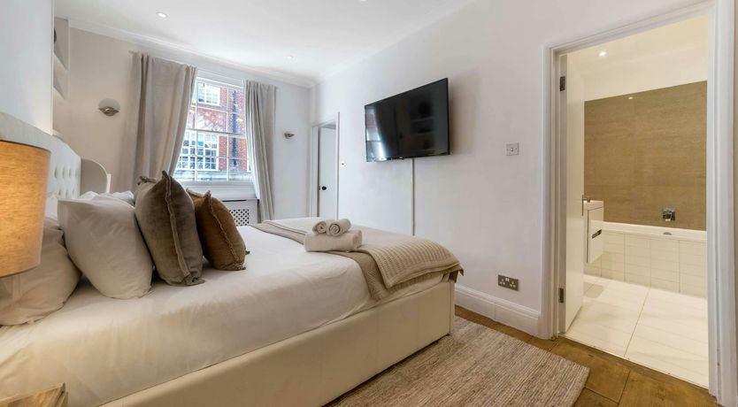 Photo of Hyde Park Luxe