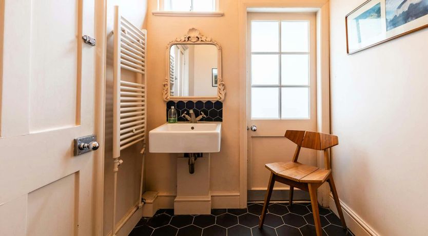 Photo of The Georgian Jewel