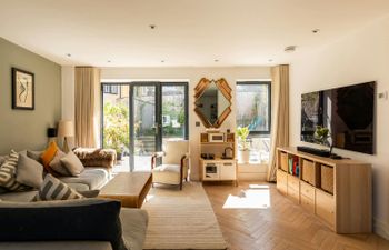 The Bristol Breeze Holiday Home