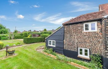 Chipperfield Farmhouse Holiday Home