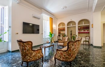 Regal Bari Holiday Home